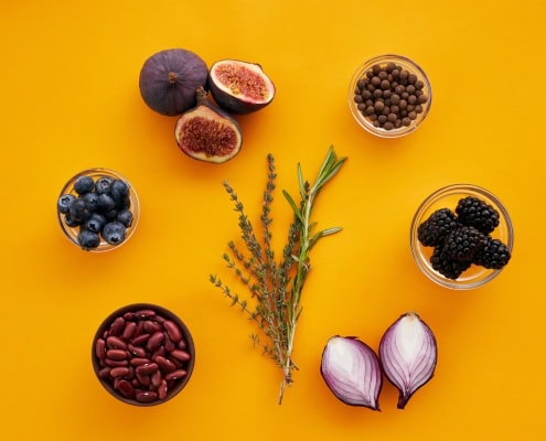 This photo shows the ingredients typically used to create superfood powder