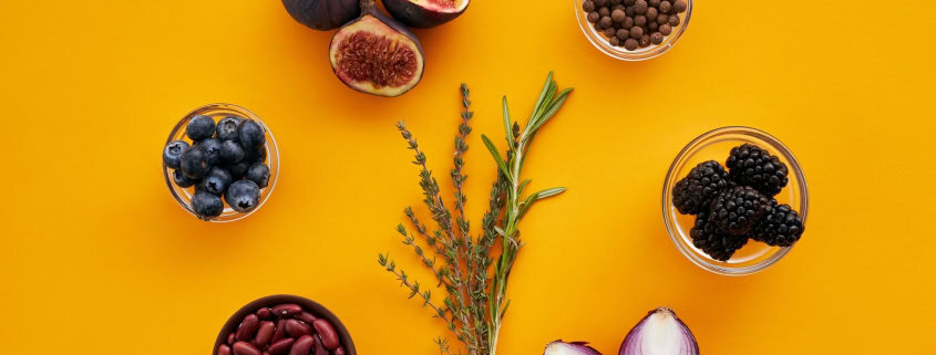 This photo shows the ingredients typically used to create superfood powder